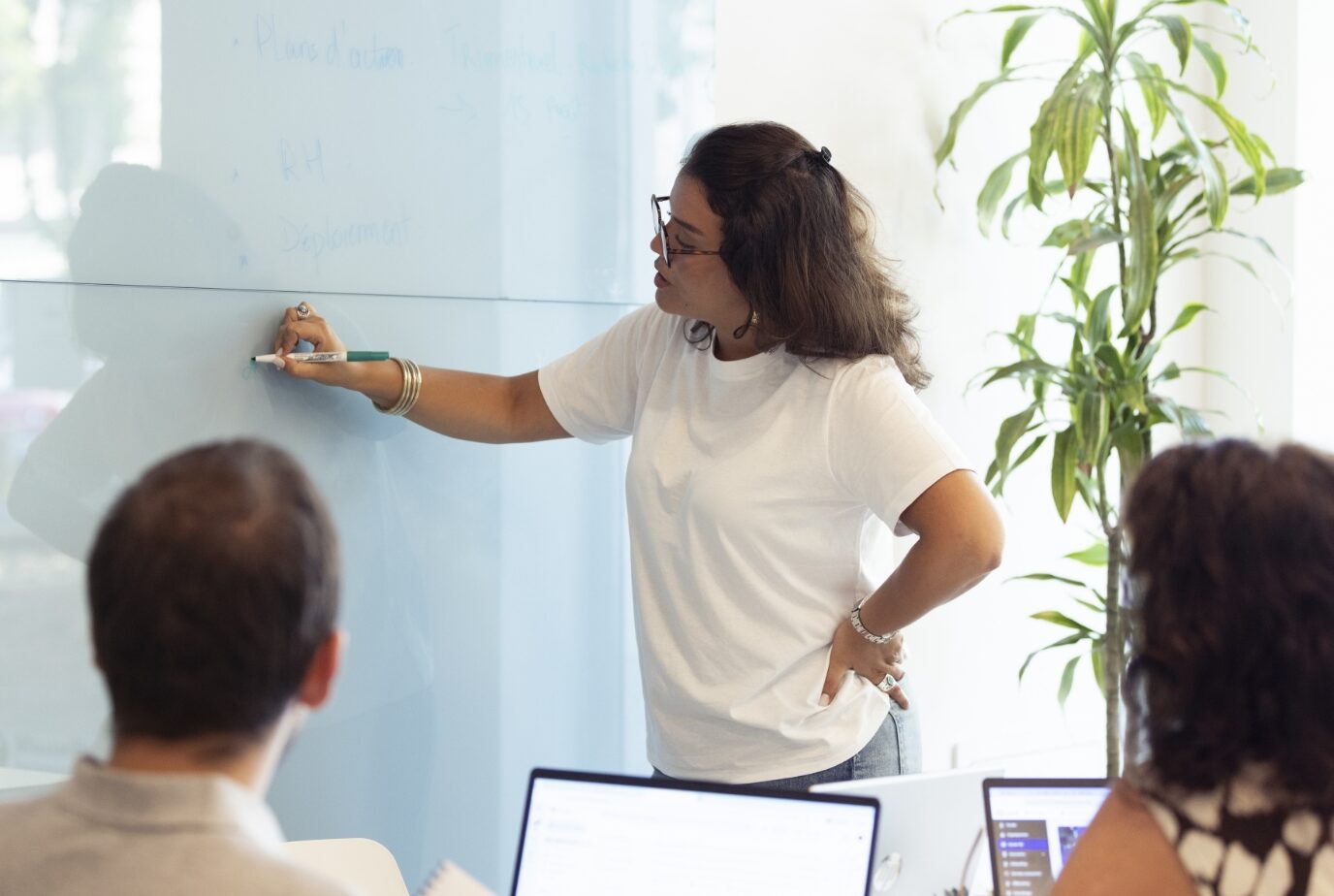 <br />
<b>Warning</b>:  Undefined variable $nom in <b>/home/clients/ad7f3cb2e295116b77a52300084ec122/sites/koord.sfdalpha.be/wp-content/themes/koord/template-parts/flexibles/boutons.php</b> on line <b>32</b><br />
